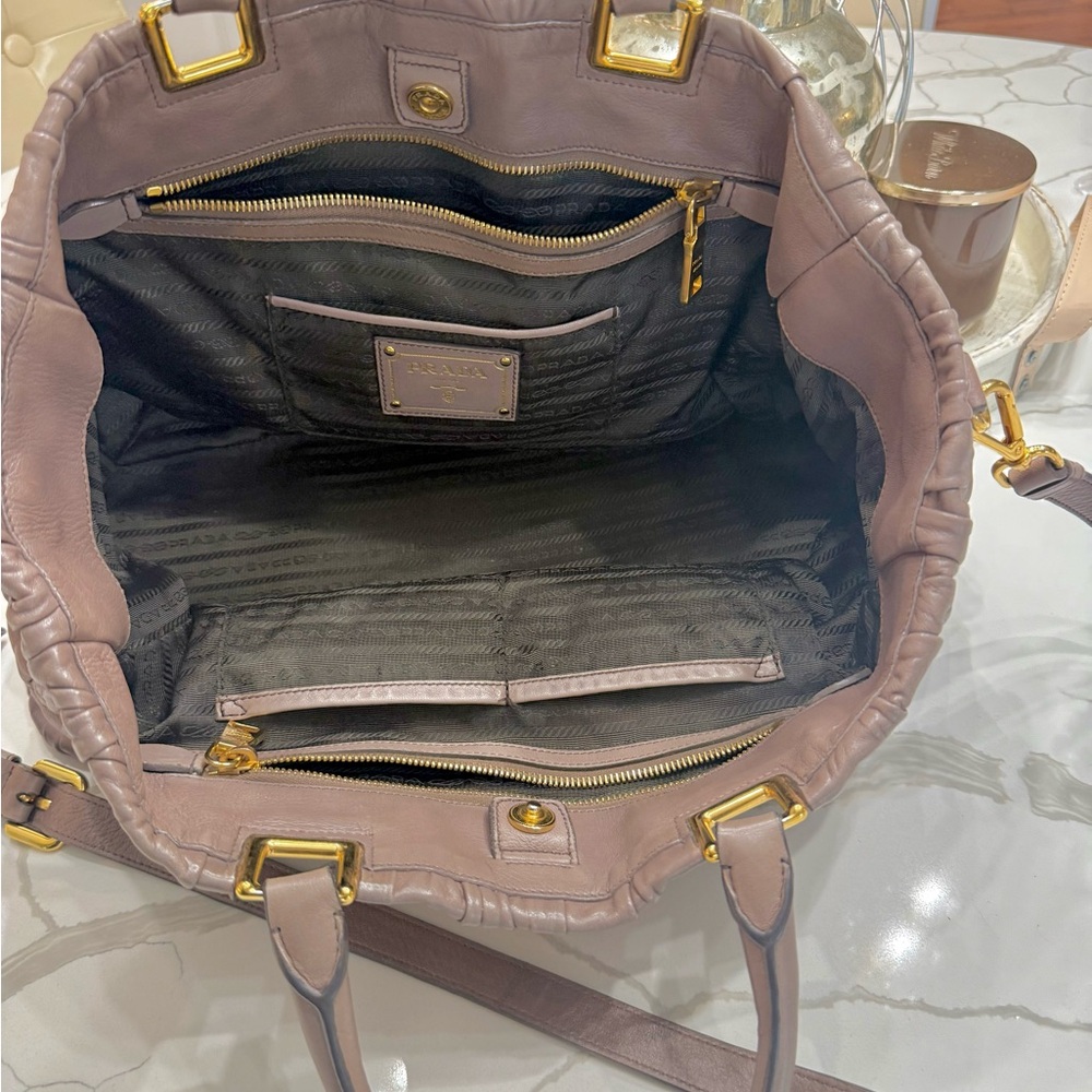 ✨ Authentic Prada Taupe Leather Gaufre 2-Way Bag ✨ - Picture 3 of 10